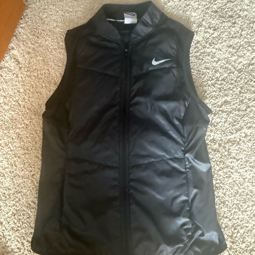 NIKE RUNNING Women's Black Vest
Sleeveless Quilted Puffer Jacket - Size M $90